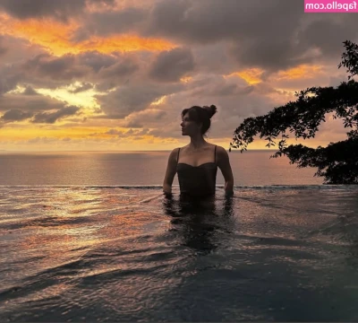 Jewel Staite [ jewel-staite ] - I'll be live streaming on Mixer today! tune in to my SFW show on
