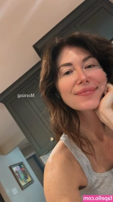 Jewel Staite [ jewel-staite ] - how do you like my big booty in yoga pants? i really need to get more