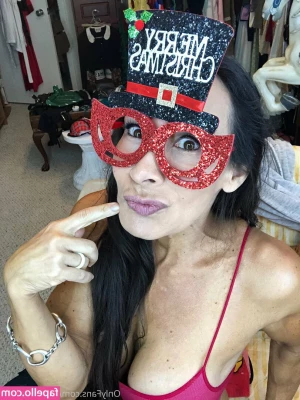 Denise Masino [ denise-masino ] - What I m wearing under my clothes today    Ce que je porte sous les
