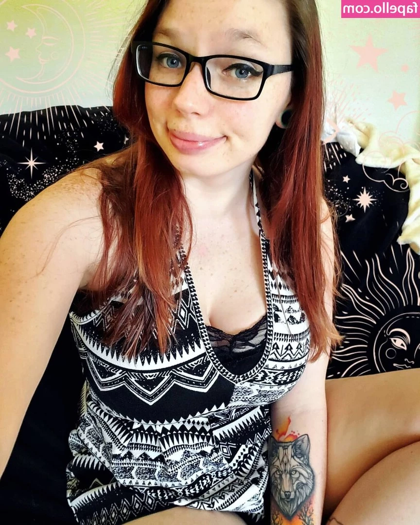 Gabby Swears [ gabby-swears ] - What would you do to get your hands on me? 🖤