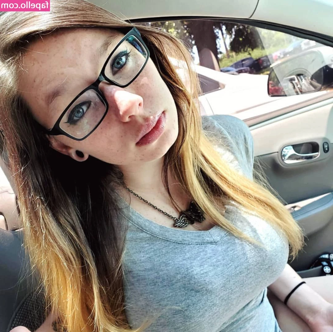 Gabby Swears [ gabby-swears ] - I am dangerously unforgettable  let me know in a DM