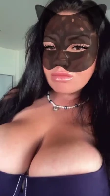 Eclipse_babe [ eclipse-babe ] - Lace bodysuit and brown lips, barefeet baby.