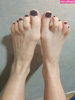 RedOnyx - These socks are so disgusting  4 days of wear and you can perfectly