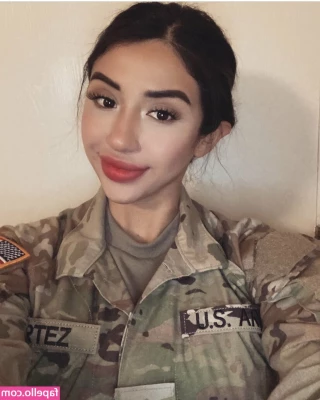 Alexandra Nicole [ alexandra-nicole ] - You can barely see my face over my bump now  Look at how much I
