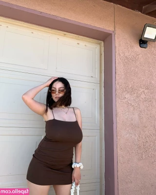 Wendy Chavez [ wendy-chavez ] - Leather or latex babe?
