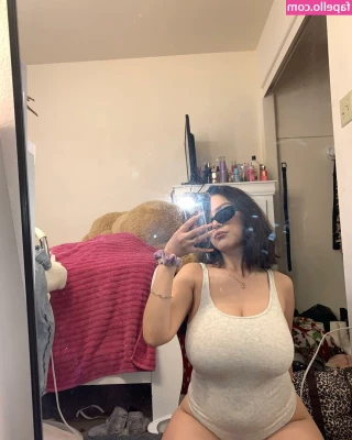 Wendy Chavez [ wendy-chavez ] - I can be your whore