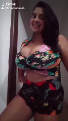 Brunna Fonseca [ brunna-fonseca ] - Have you ever had your dick hardcore spit on? Are we into that?