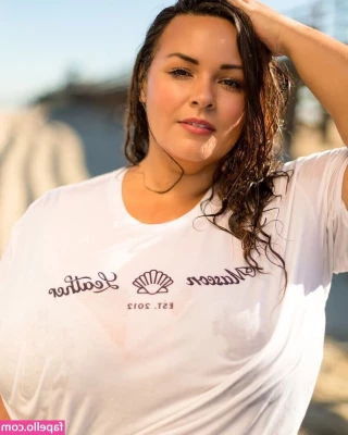 Nicole Denise Johansson [ nicole-denise-johansson ] - A girl who has such a naughty mind today   I was planning to read