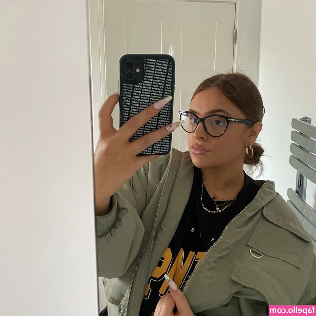 Eleanor Evans [ eleanor-evans ] - Outfit!