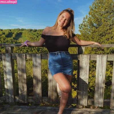 Paige F [ paige-f ] - Tonight s live show was out of this world    Boy Girl Blowjob AND a