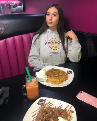 Soph Alice [ soph-alice ] - Hey baby, happy Monday to you..🫶 I need advice on how to cheer up