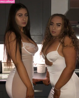 Soph Alice [ soph-alice ] - Suns out buns out ☀️