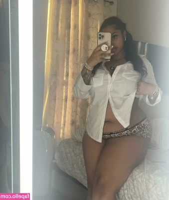Jeanette Prakash [ jeanette-prakash ] - I need a sugar daddyyyyy  or mammy