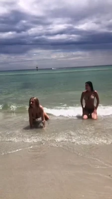 Lauren Stephens [ lauren-stephens ] - Nothing like finally being able to post on here again  How have y all