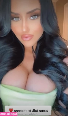 abigailratchford [ abigailratchford-3 ] - Just having a shower after a sweaty workout