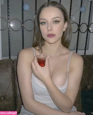 Bihter Tendü [ bihter-tendu ] - Would you prefer to eat my ass or my Goddess cock