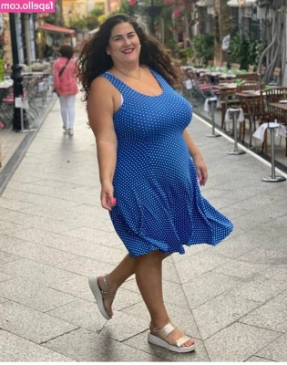 Caliope - Moisturised bare feet for you lovelies   should I paint my toe nails 