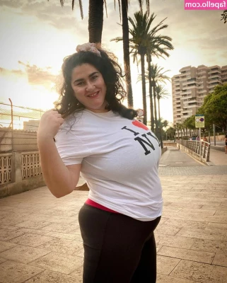 Caliope - Let’s start the week off right😘