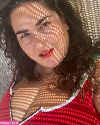 Caliope - a lil throwback (((:   Watch me tease my bf with my mouth while he