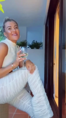 Claudia Valler [ claudia-valler ] - I wanna get fucked in here lol