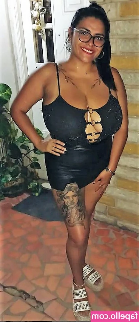 Marlii Rodriguez [ marlii-rodriguez ] - Are you more dominant or submissive?   I am absolutely both