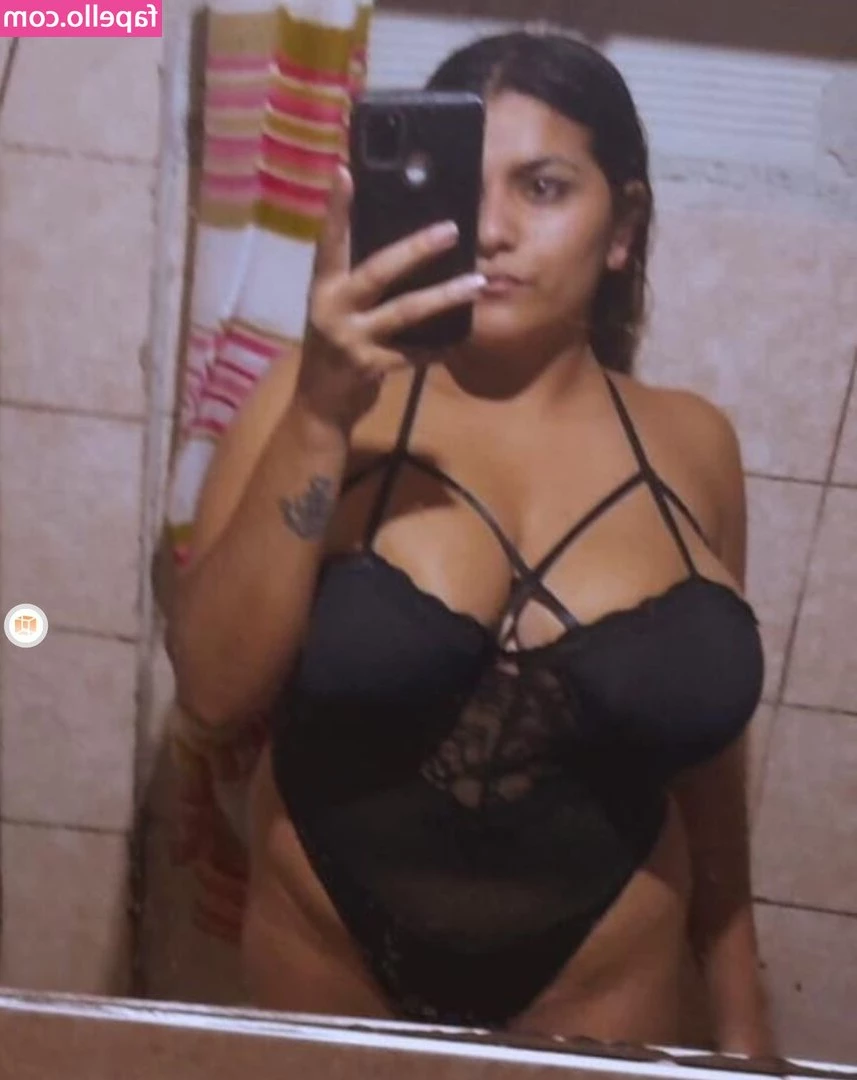 Marlii Rodriguez [ marlii-rodriguez ] - Milf chubby curves  Wish I was under your tree   yesterday  I m quite