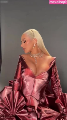 Christina Aguilera [ christina-aguilera ] - Do you love black and white photos and videos  I think that black and