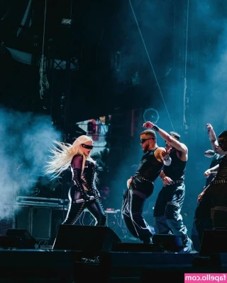 Christina Aguilera [ christina-aguilera ] - When you have been sick all week and want to do  just a little bit 