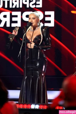 Christina Aguilera [ christina-aguilera ] - Can t get enough  There s more inside