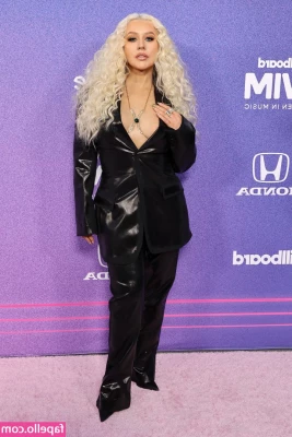 Christina Aguilera [ christina-aguilera ] - DM for requests   I ll be here all right  waiting