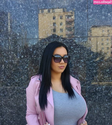 Emina Jahi [ emina-jahi ] - 5 for 5  let s get this toes wet