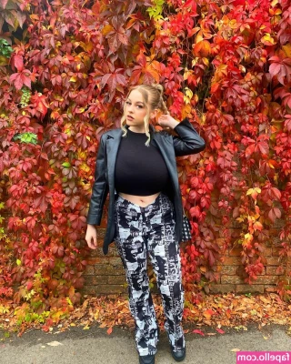 Amber Rose Brightman [ amber-rose-brightman ] - https onlyfans com melanin_queen03