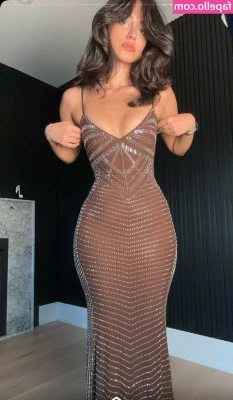 Melody Oz [ melody-oz ] - Not enough dick pics in my DMs today…..