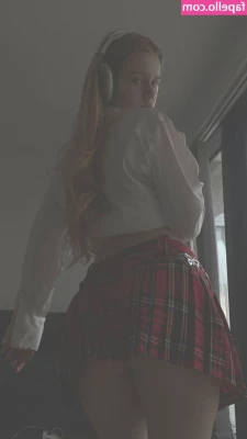 Vlada Dobryak [ vlada-dobryak ] - c h e e k s