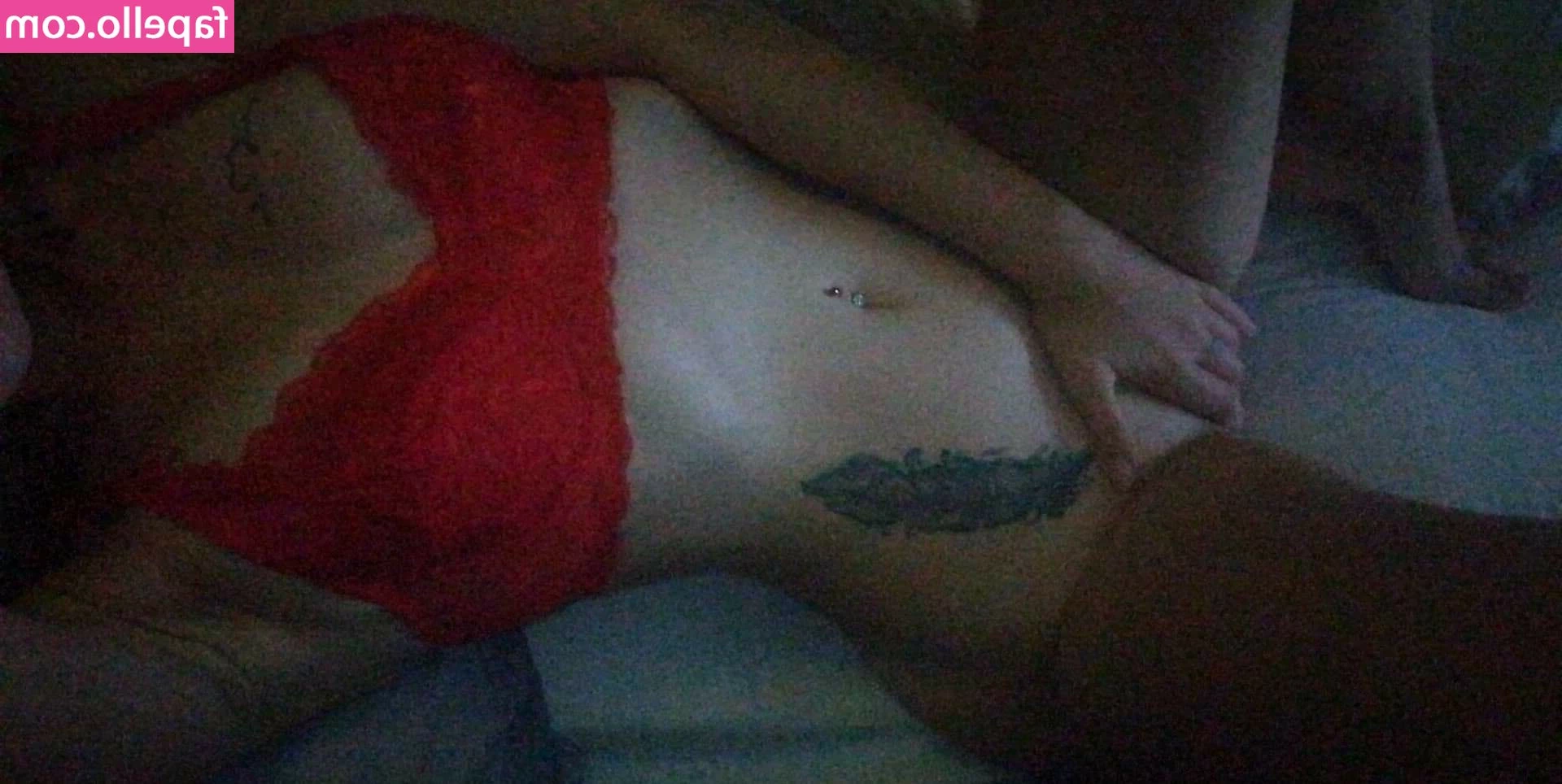 Sandra Gowska [ sandra-gowska ] - як тобі мої циці ? 😈зняти футболку