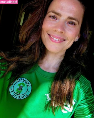 Hayley Atwell [ hayley-atwell ] - Fully naked and rubbing myself silly