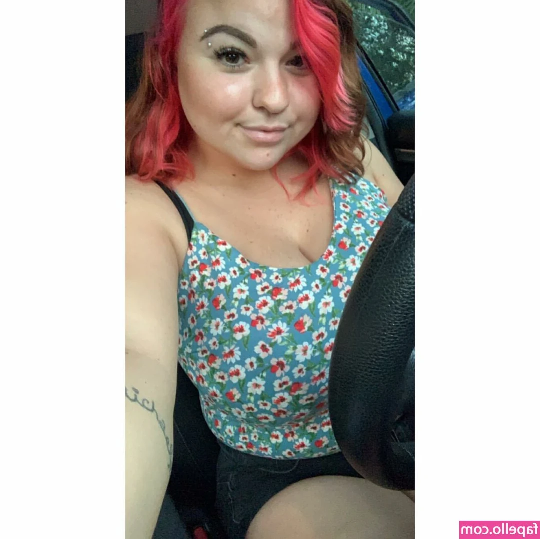 southern_princess850 [ southern-princess850 ] - Titty in my mouth…or yours?😈