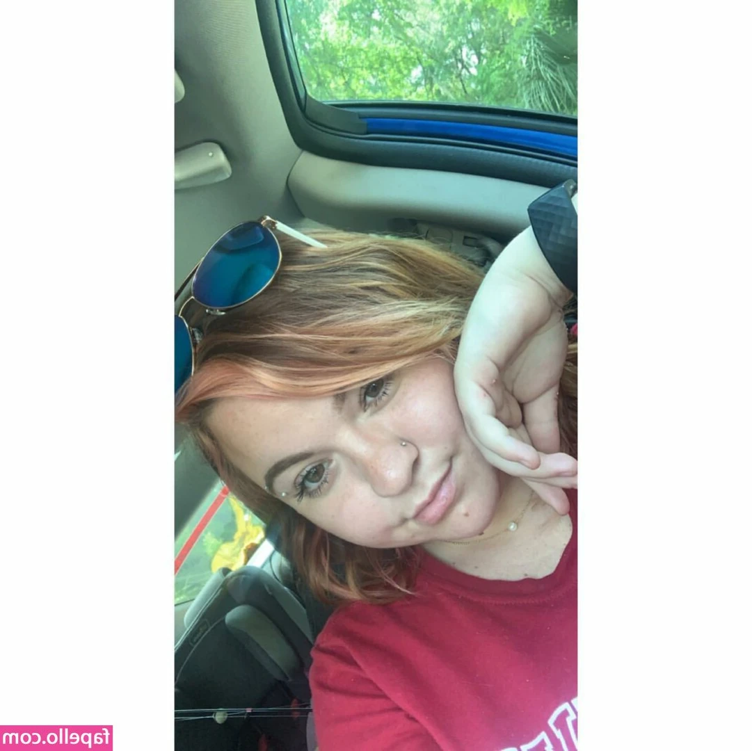 southern_princess850 [ southern-princess850 ] - Who wants to be my dog? 😈😈😈 Show me how much you want to be