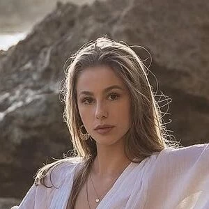 DakotaDivilla