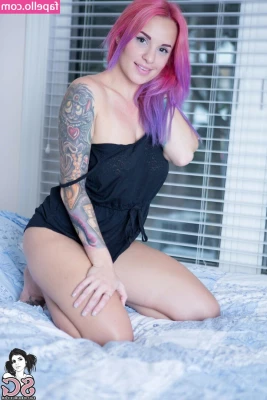 Torie Suicide [ torie-suicide ] - Zip me up! Put me in the game coach! Lol