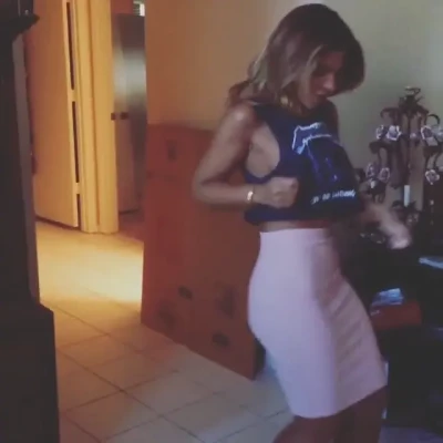 Laureen Pisciotta [ laureen-pisciotta ] - Oh  I do love my bum