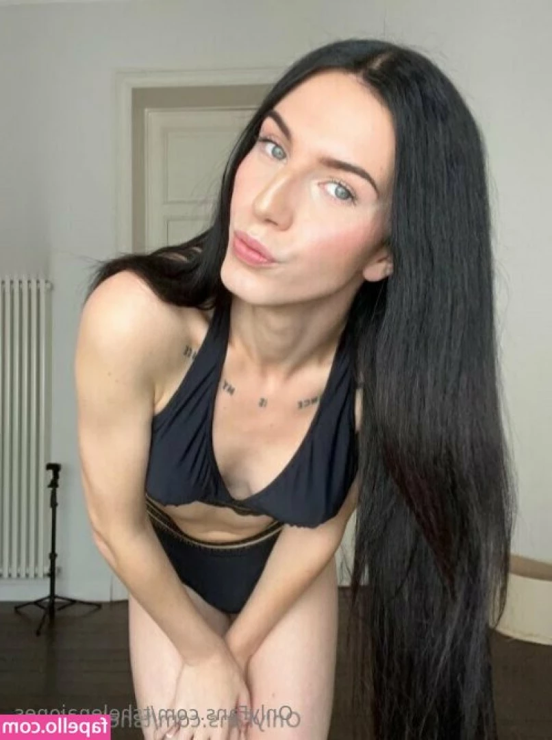 tshelenajones - Just been in the mood to suck dick first thing in the morning lately