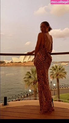 Vick Hope [ vick-hope ] - Getting dominated in my leather lingerie at a hotel 😋 The leash