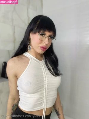 dicksy_ts [ dicksy-ts ] - Are you feeling horny baby? 🙊