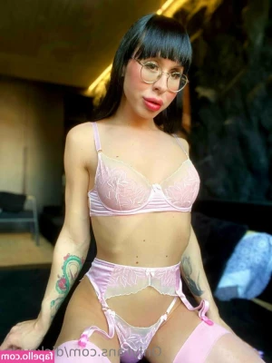 dicksy_ts [ dicksy-ts ] - Insert a dildo in the anus and shake your hips.