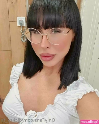 dicksy_ts [ dicksy-ts ] - roxy_sweetie She will make you cum in your pants   What re you