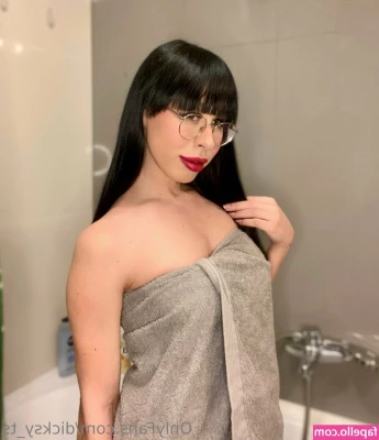 dicksy_ts [ dicksy-ts ] - Happy Tuesday what fantasies keep you up at night