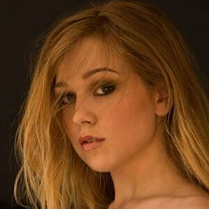 Alaina Fox