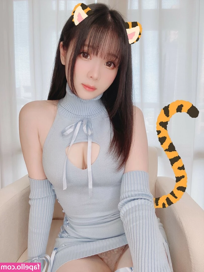 Shimo - Hey, which look do you like more?💕