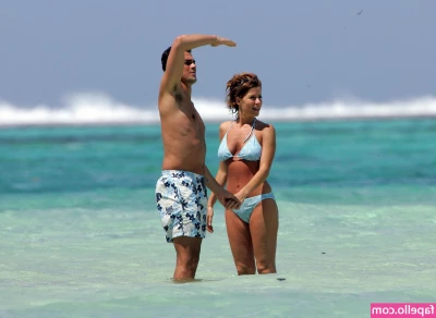 Natasha Kaplinsky [ natasha-kaplinsky ] - So horny😞